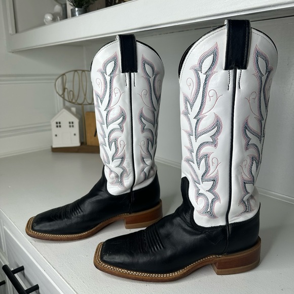 Justin Boots Shoes - Justin Women’s 6B Black & White Western Cowboy Embroidered Boots Handcrafted USA